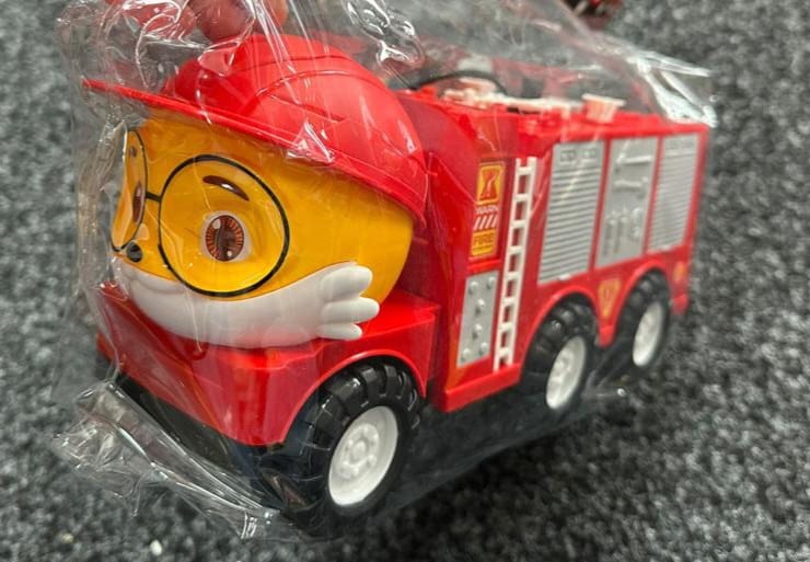 Fire Squirrels Water Spray Fire Engine Toy – Sprays Up to 6 Metres