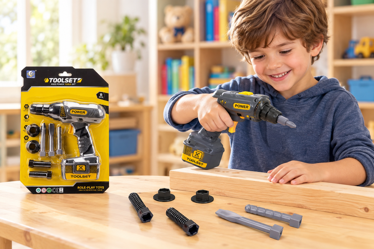 Children’s pretend-workshop lifestyle shot